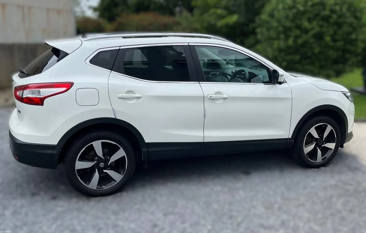 2015 Nissan Qashqai N-Tec 1.5 dCi – Low KMs - Image 2