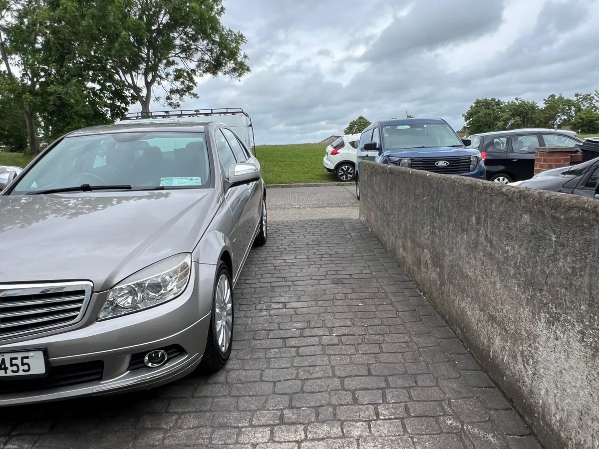 Mercedes-Benz C-Class 2008 - Image 2