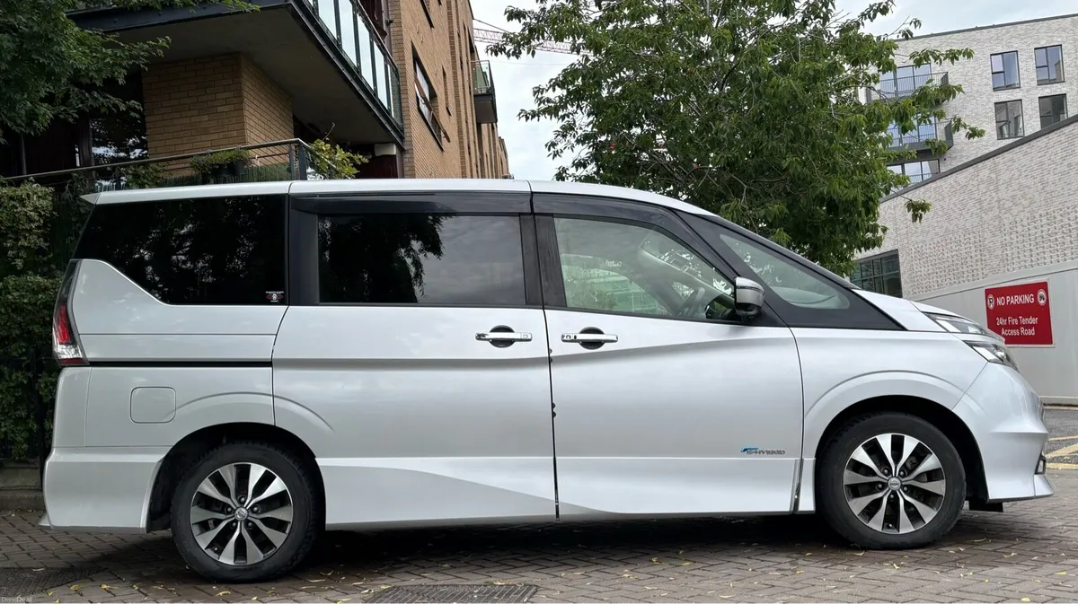 Car - Image 3