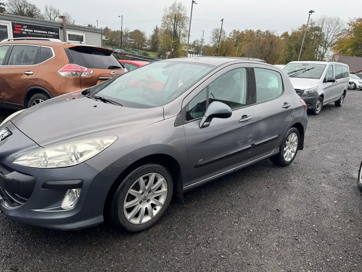 Peugeot 308 - Image 2