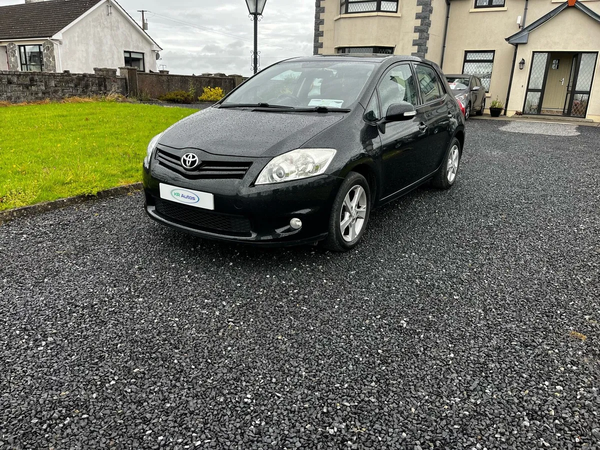 2010 Toyota Auris 1.3 petrol - Image 2