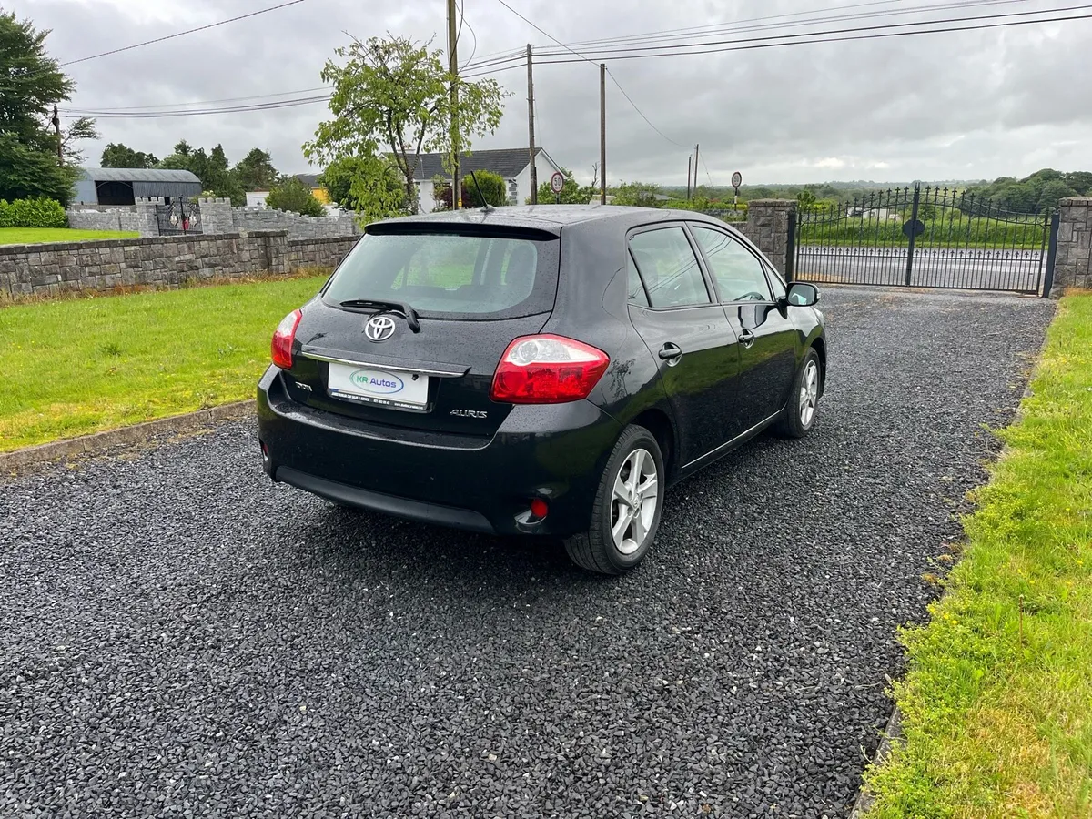 2010 Toyota Auris 1.3 petrol - Image 4