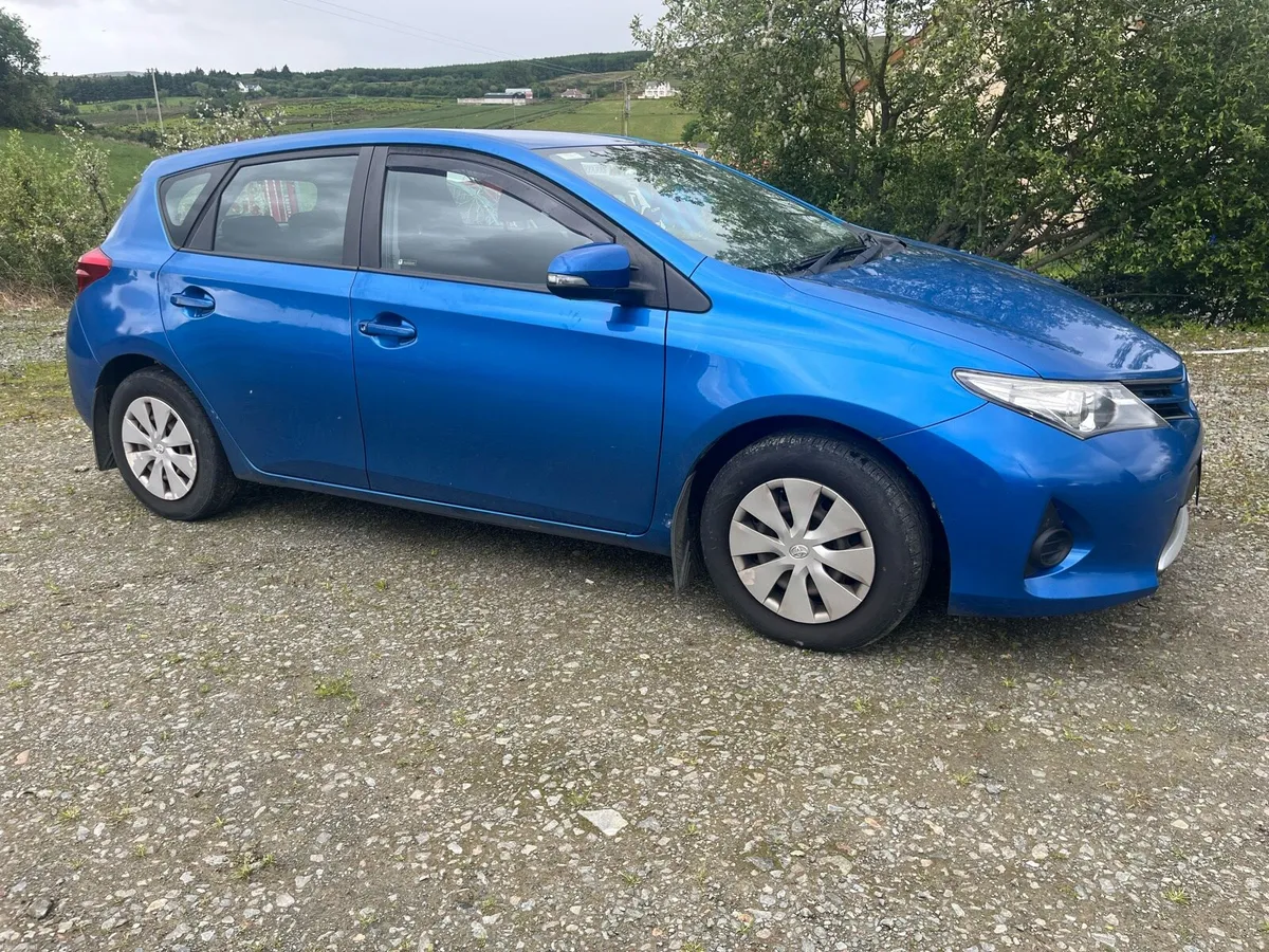 Toyota auris - Image 4