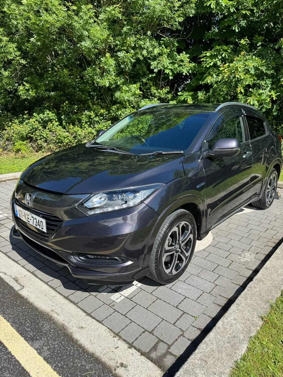 Honda Vezel 2017 VERY LOW MILAGE (read the Ad) - Image 1
