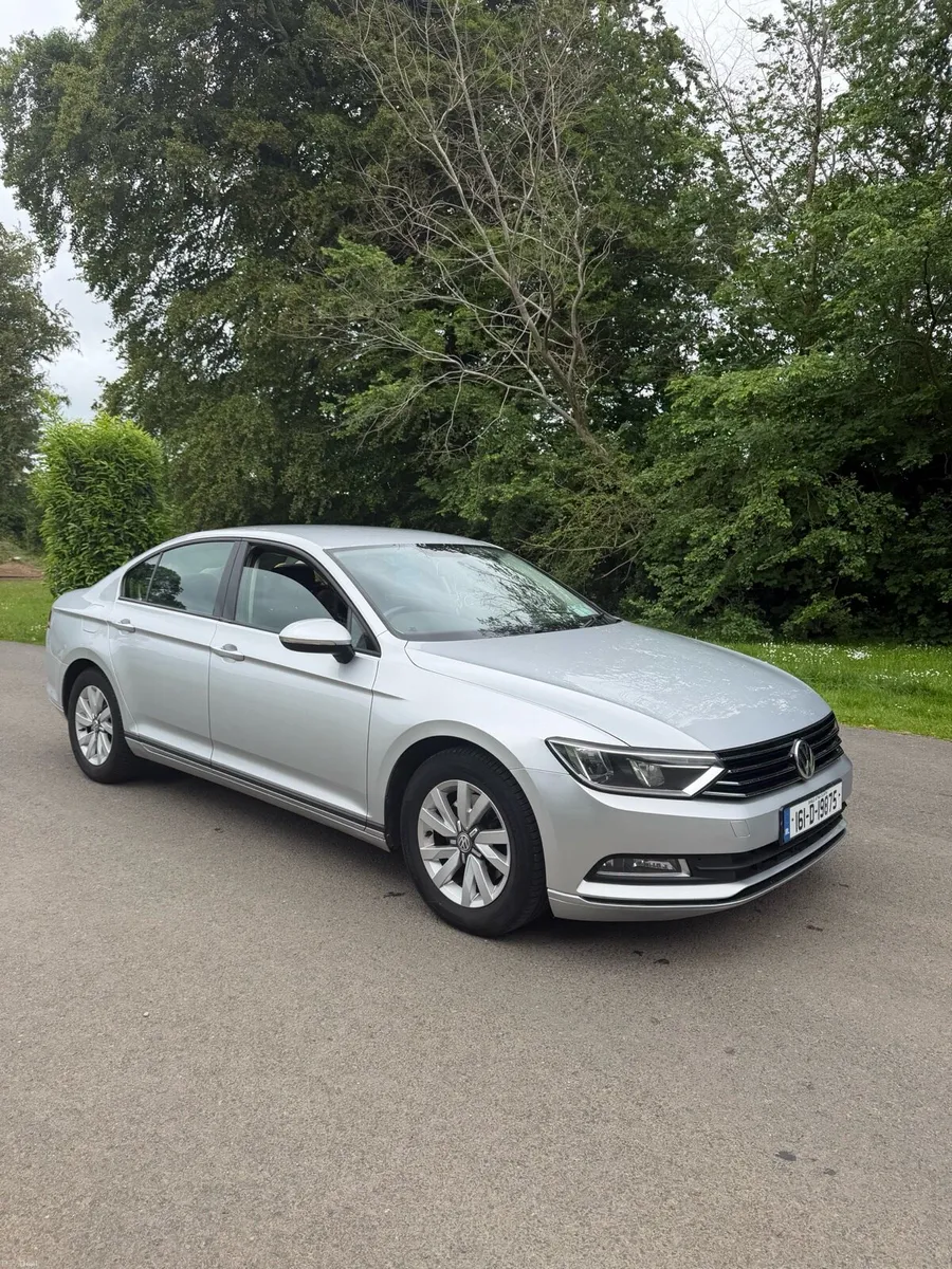 Vw Passat auto - Image 1