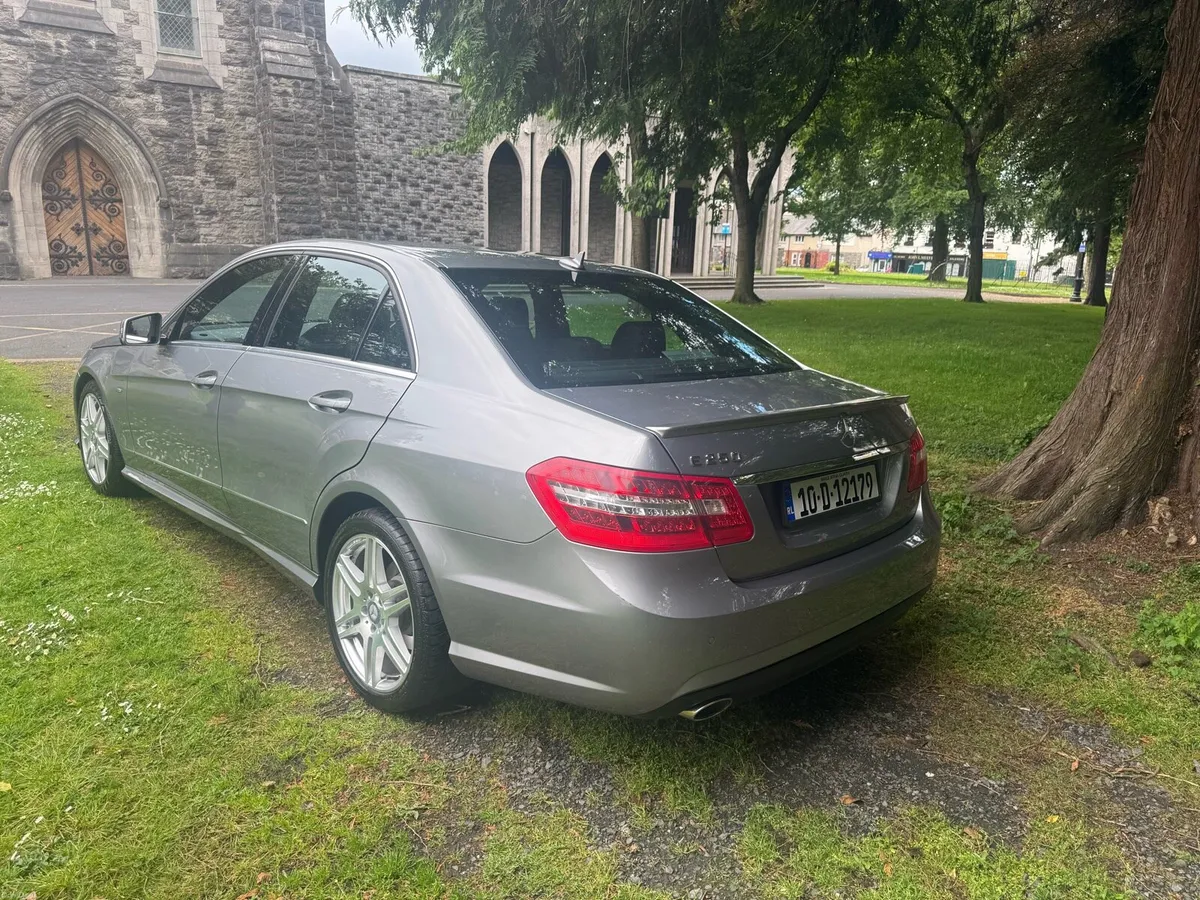 2010 Mercedes E 250 (ONE OWNER) - Image 4