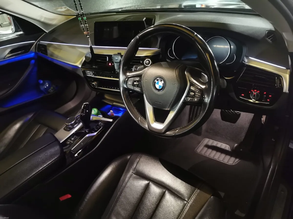 BMW 5-Series 2018 - Image 4