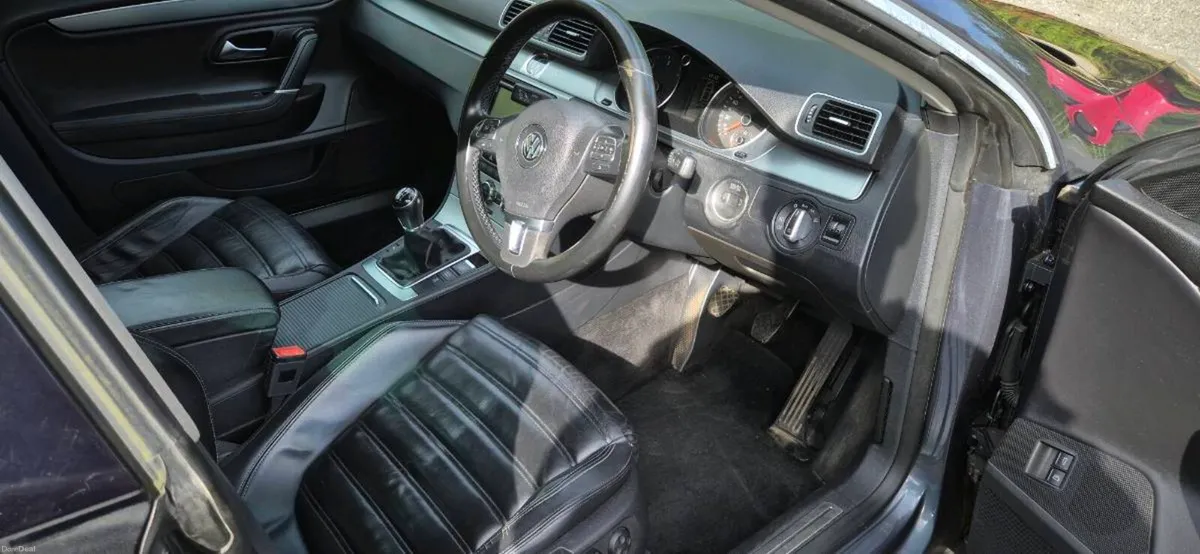 Volkswagen Passat CC - Image 4