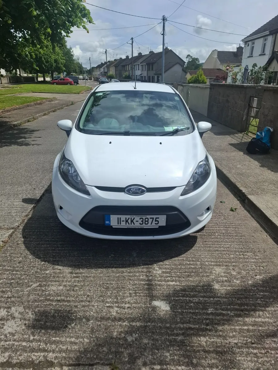 Ford Fiesta 2011 - Image 2