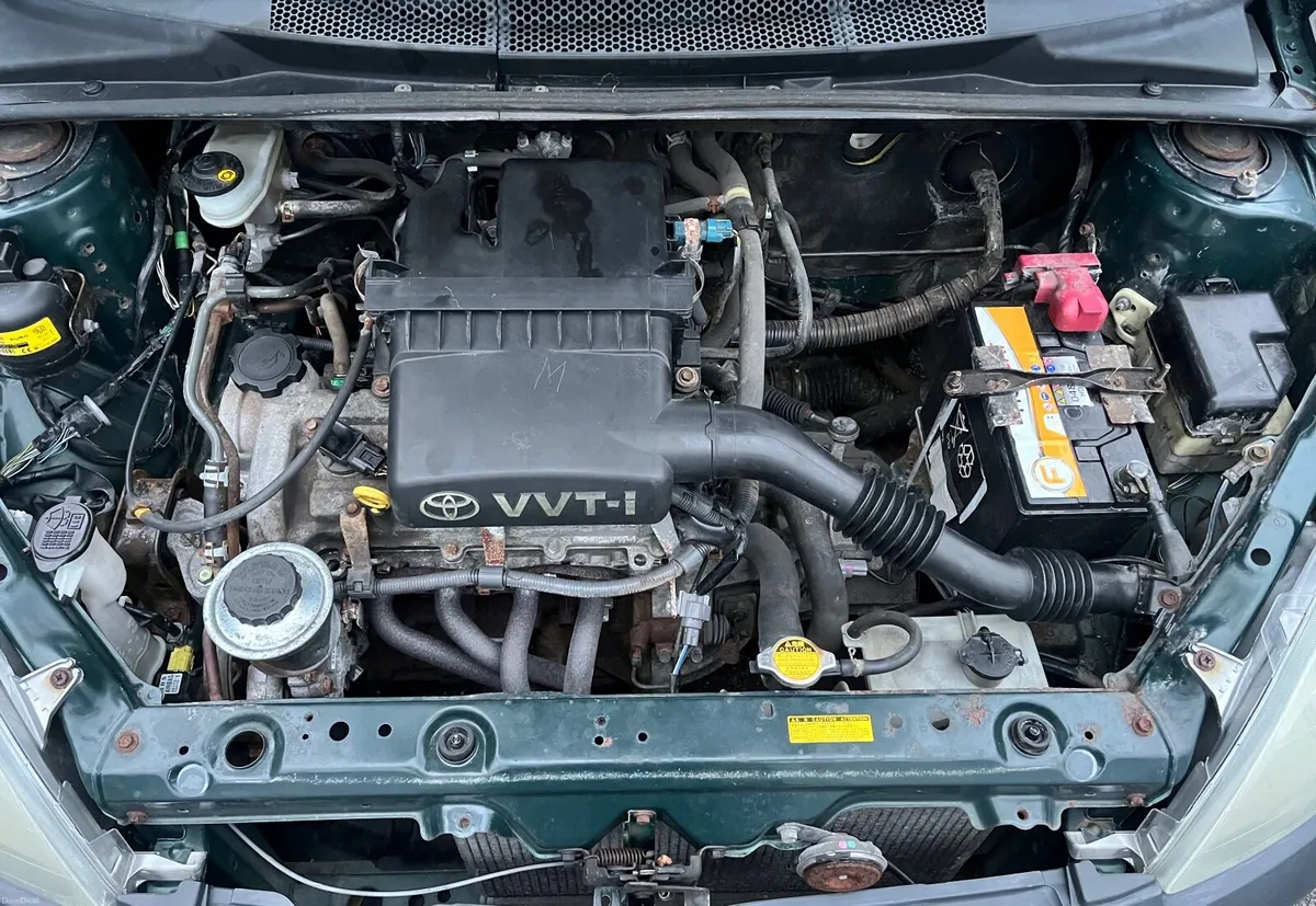 01 Toyota Yaris 1.0 *Only 38k miles * - Image 6