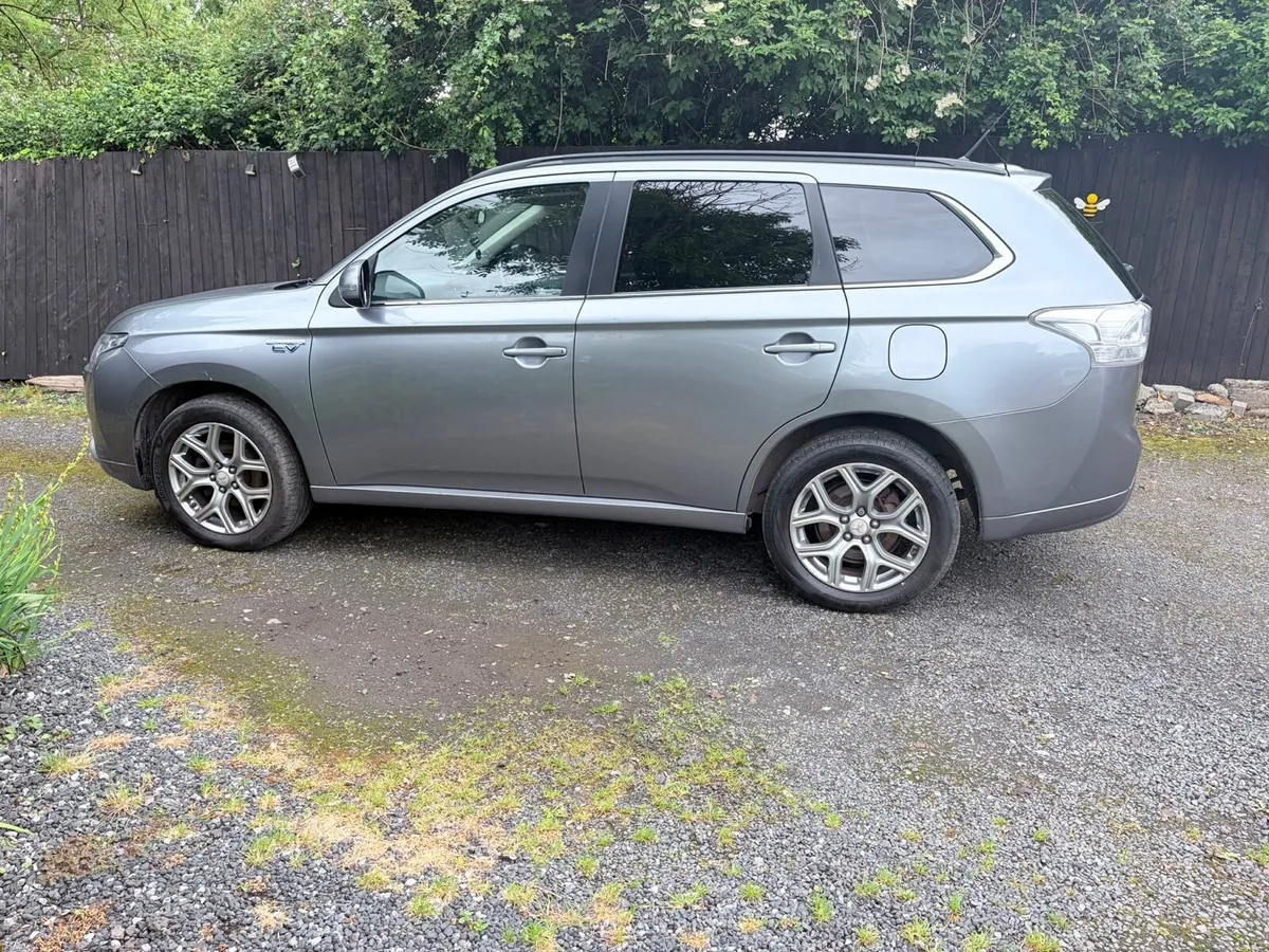 Mitsubishi Outlander - Image 3