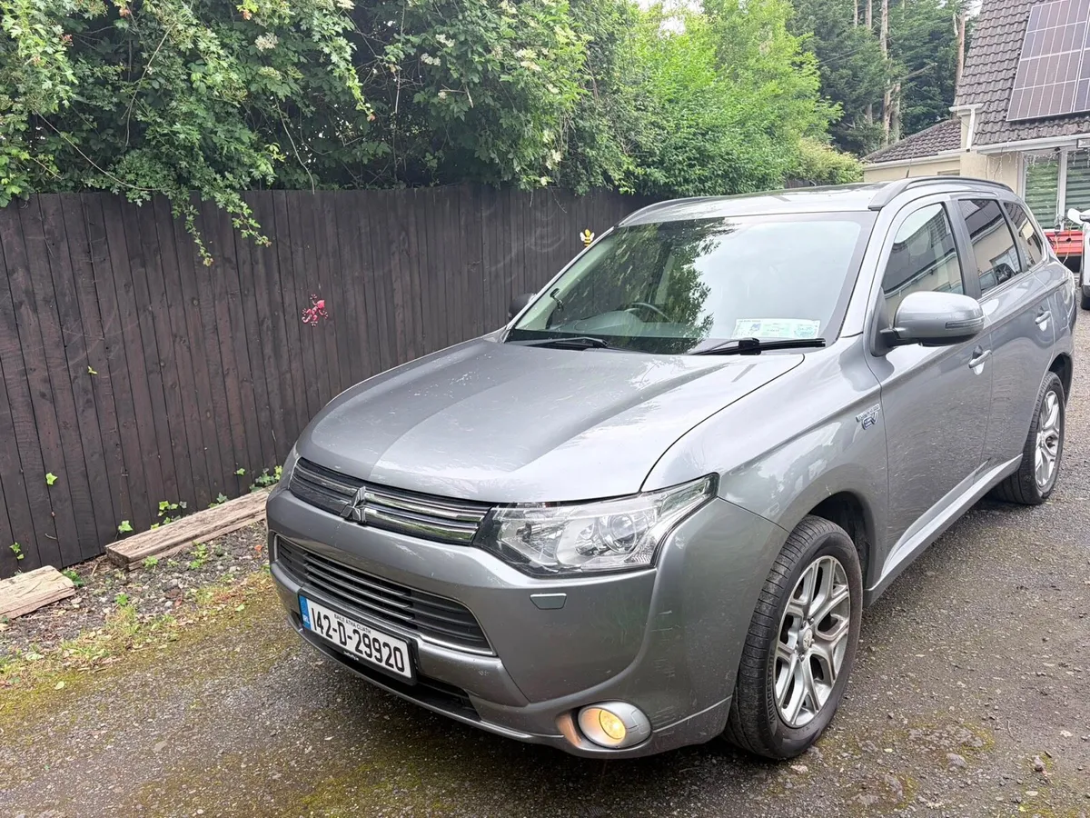 Mitsubishi Outlander - Image 1