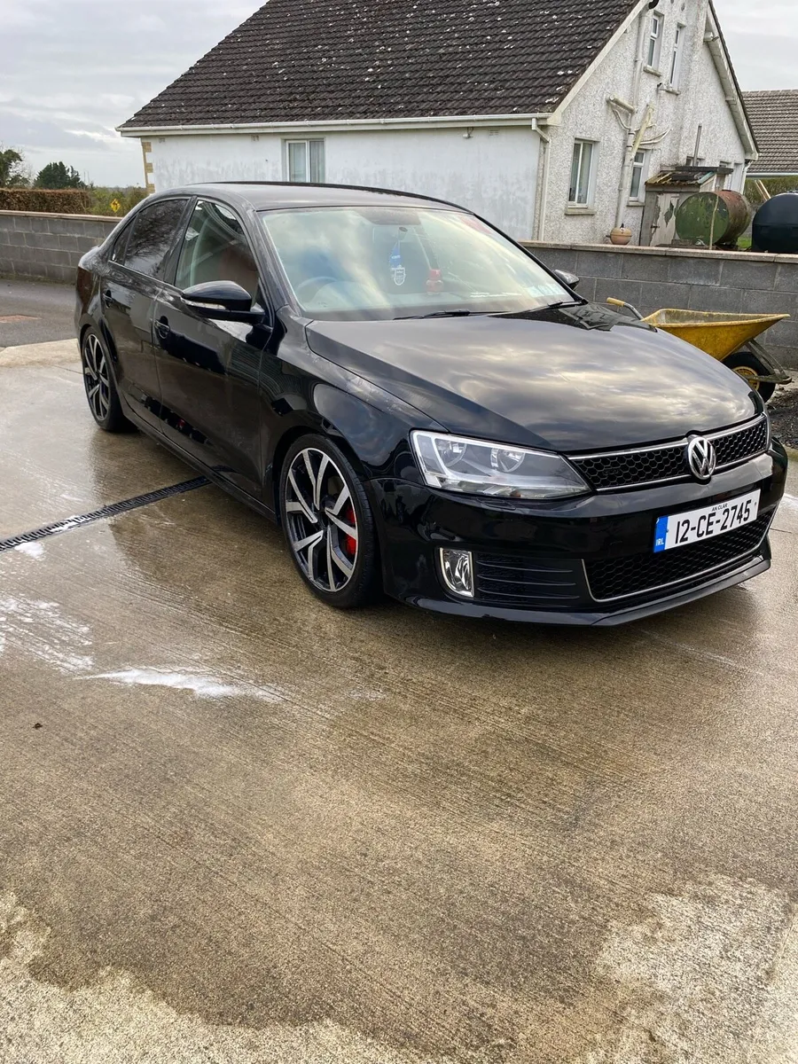 Car - Image 1