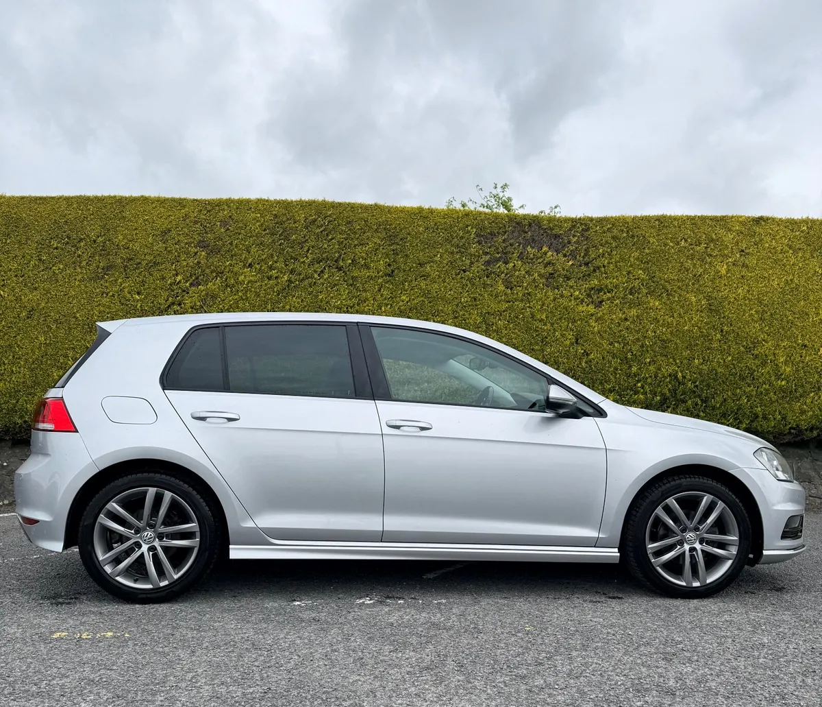 VW GOLF R-LINE 1.2 TSI DSG BLUEMOTION AUTO 110HP - Image 5