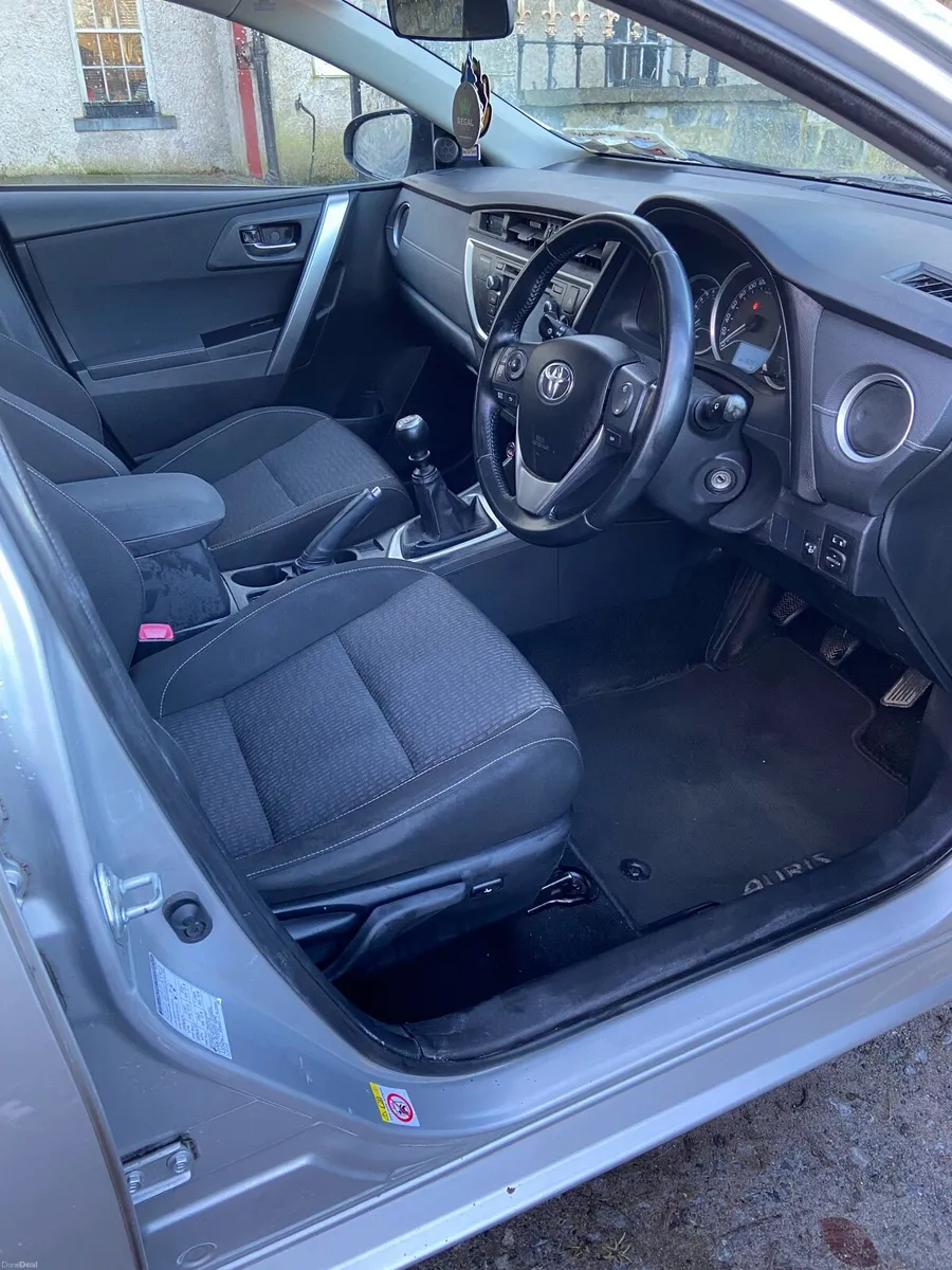 Toyota Auris *Fresh NCT 05/27* - Image 4