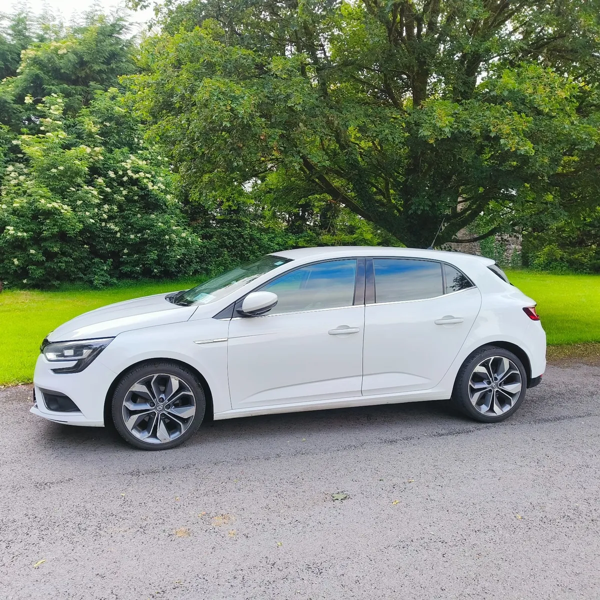 Renault Megane 2017- New NCT May 2028! - Image 6