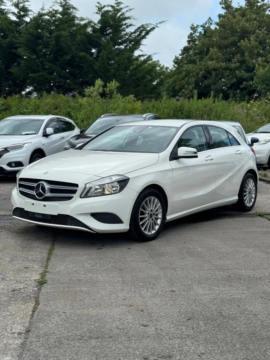 MERCEDES BENZ A-180 1.6Auto White Leather 50000 KM - Image 2