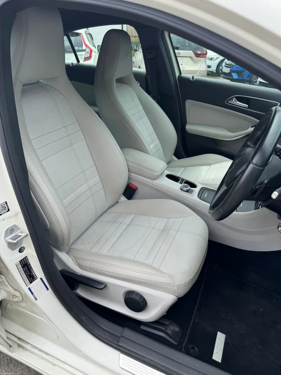 MERC A Class 1.6Auto White Leather 50,000 KM - Image 1