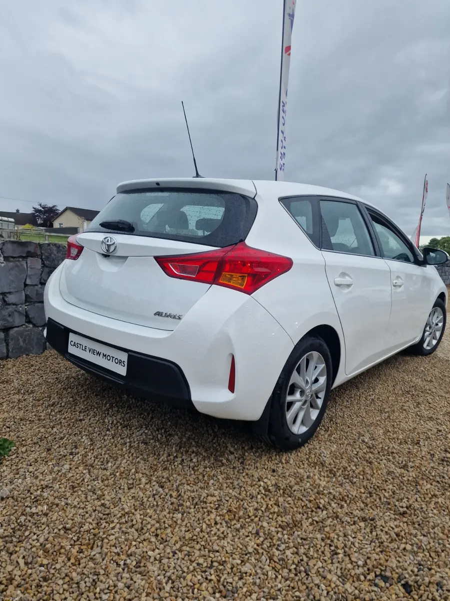 13 Toyota Auris 1.3 Petrol Terra Model - Image 2
