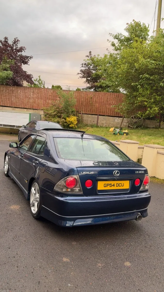 Lexus is200 SE - Image 1