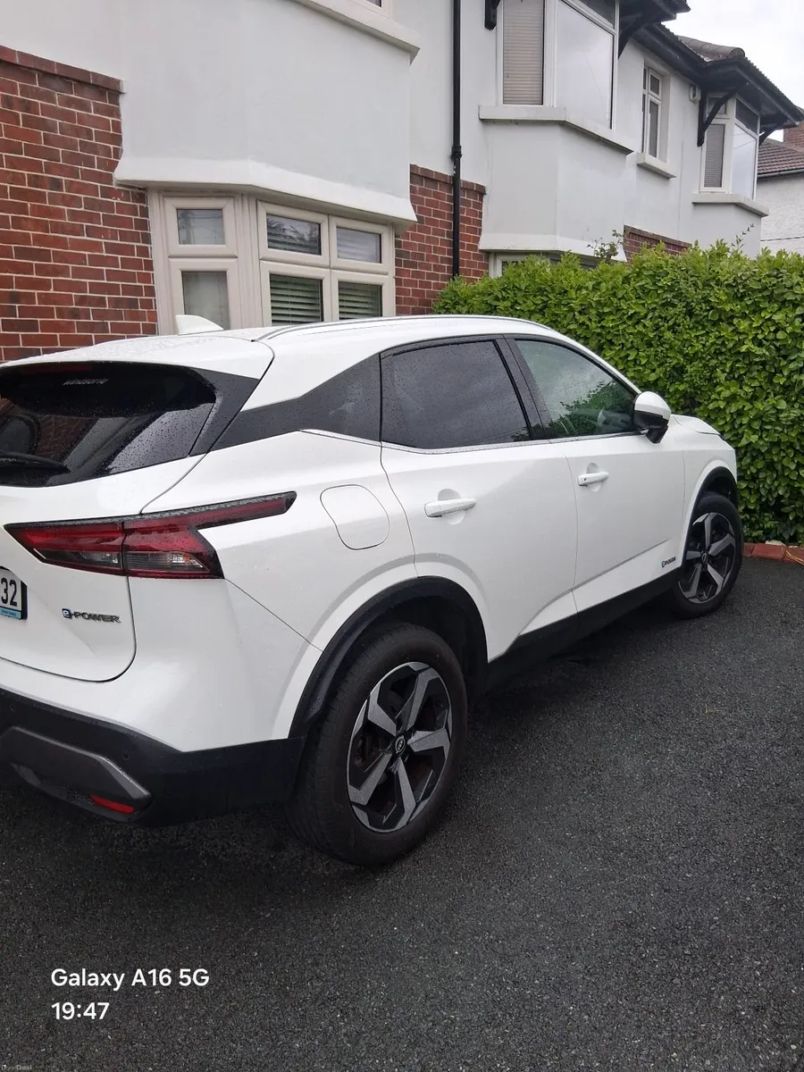 Nissan Qashqai Auto Hybrid Premium - Image 4