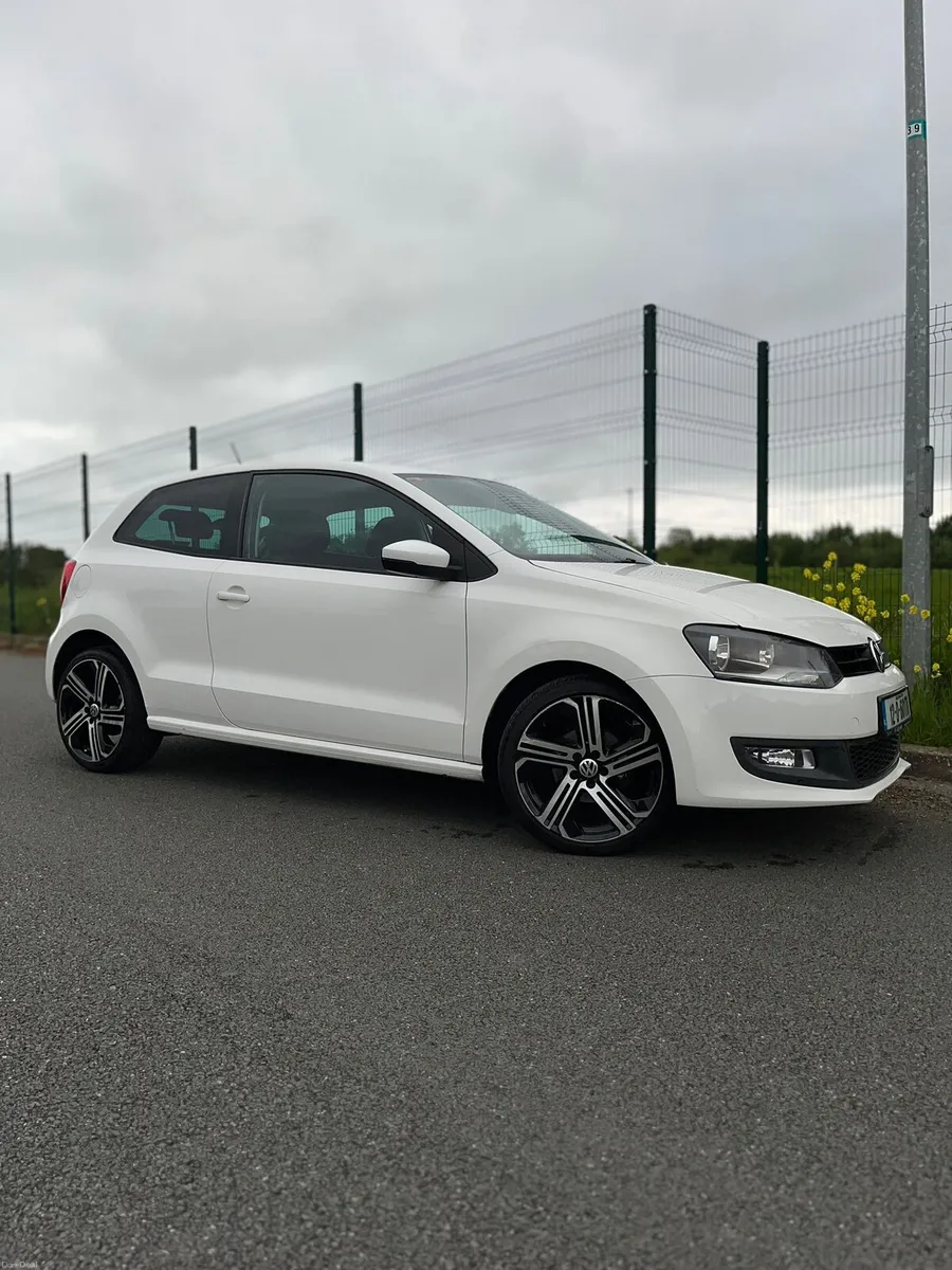 Car - Image 2