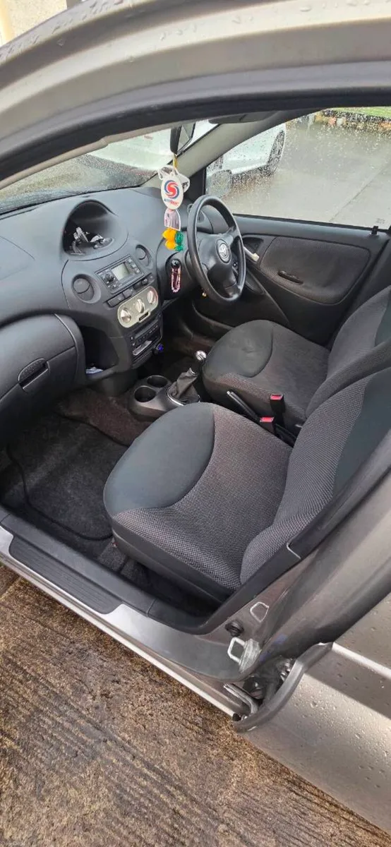 2004 Toyota Yaris 1.0 VVT-i
5 Door Hatchback
Manua - Image 5