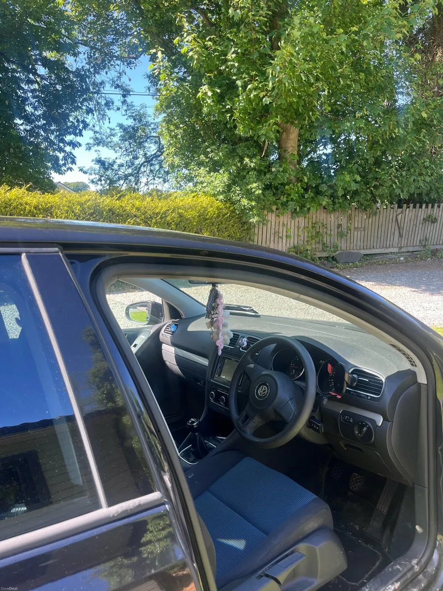 Volkswagen Golf - Image 4