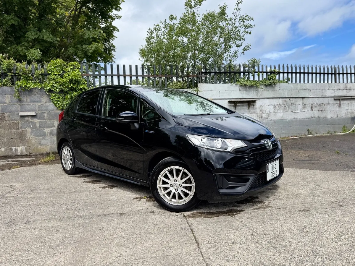 2016 HONDA FIT. LOW MILEAGE. NEW NCT. AUTO 1.5L - Image 3