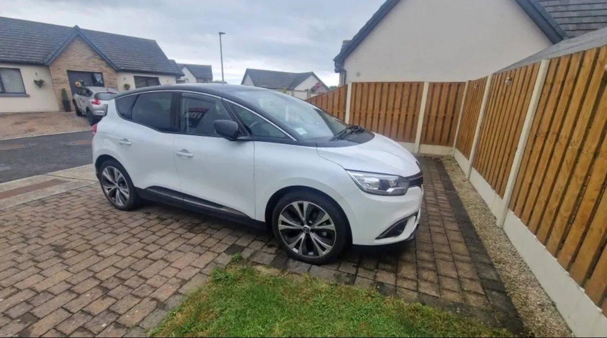 2018 Renault Scenic - Image 1