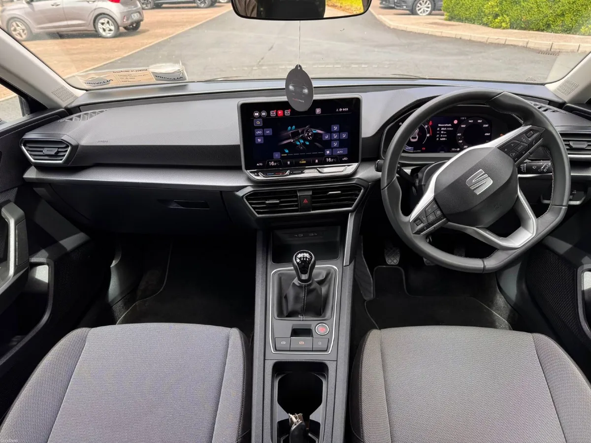 SEAT Leon 2025 - Image 2