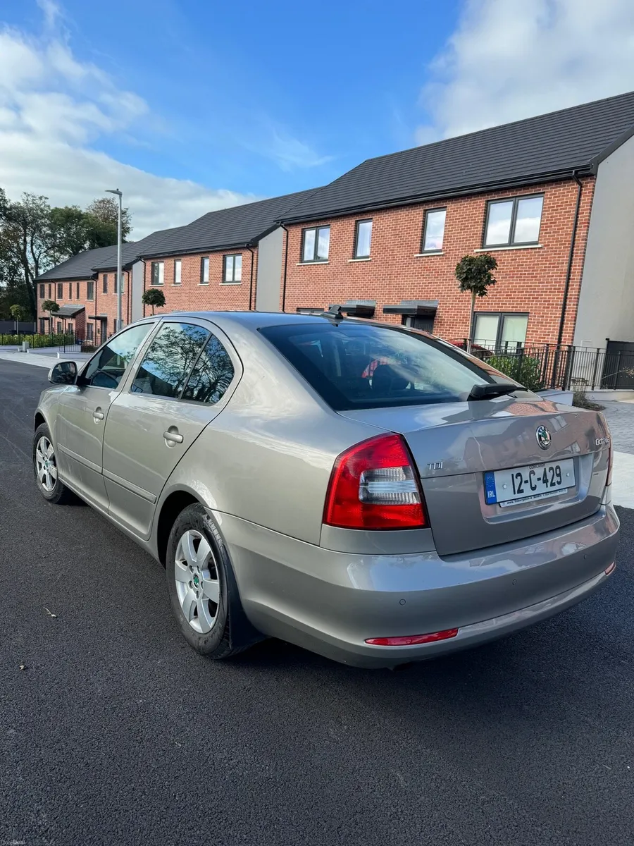 Car - Image 4