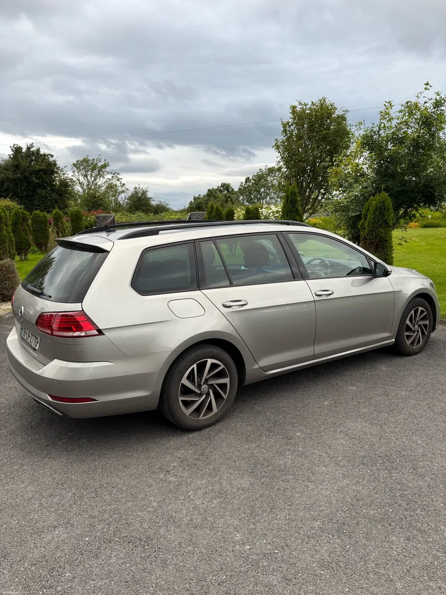 VW Golf Estate - Image 3