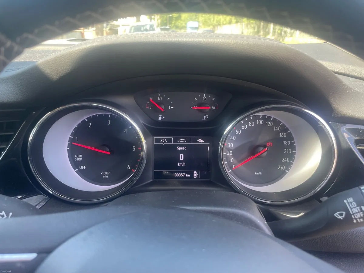 Mint Condition Opel Insignia 2019 NCT July 2027 - Image 5