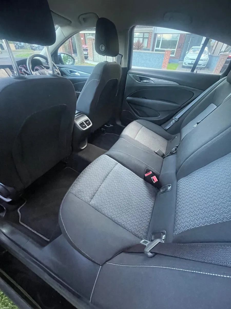 Mint Condition Opel Insignia 2019 NCT July 2027 - Image 6