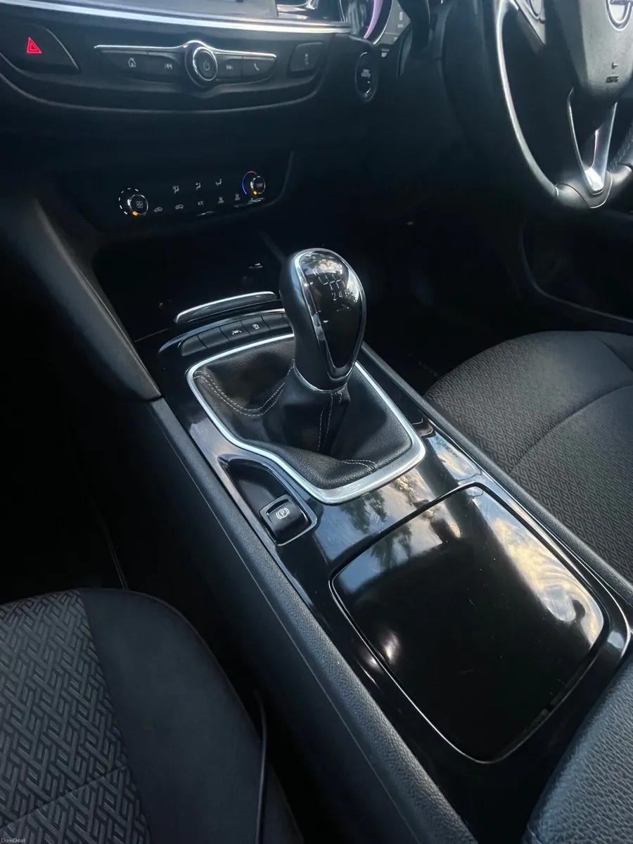 Mint Condition Opel Insignia 2019 NCT July 2027 - Image 3