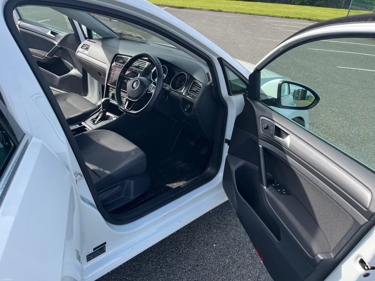 VW Golf VII Facelift DSG – Excellent Condition - Image 3