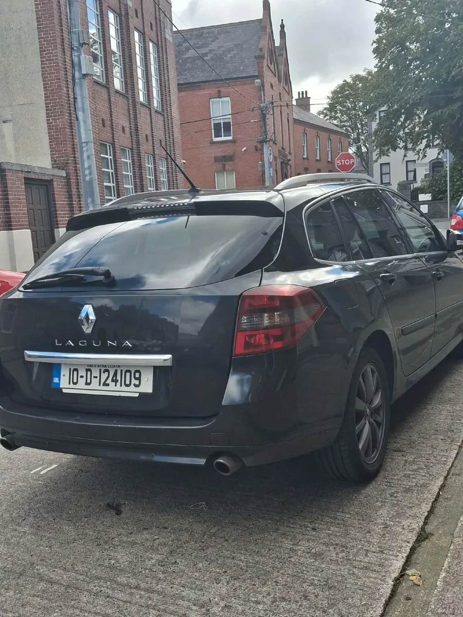 Renault Laguna 2010 - Image 2