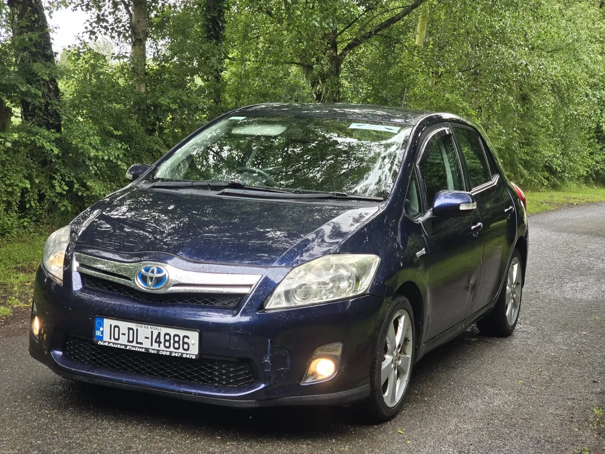 Automatic Toyota Auris 1.8 Hybrid
 NCT  01/27 
Onl - Image 3