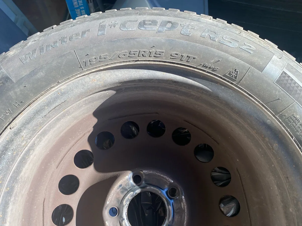 Meriva engine faulty with roof rails, extra wheels - Image 4