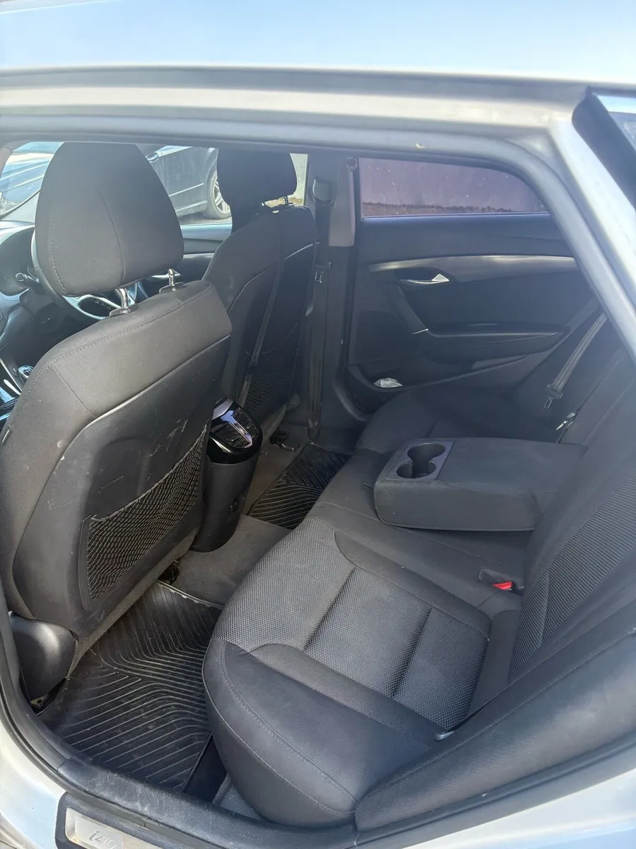 Car - Image 4