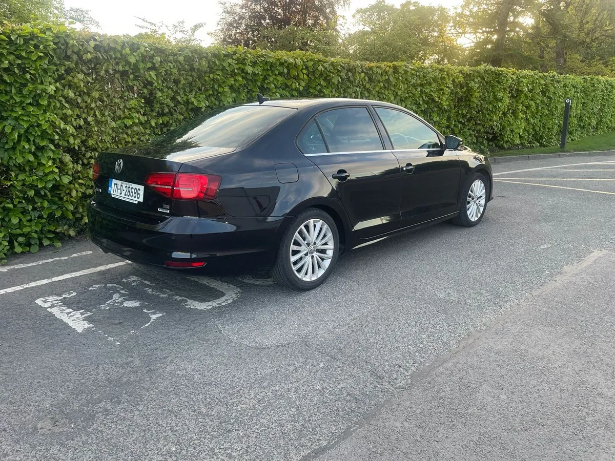 Volkswagen Jetta Petrol - Image 5