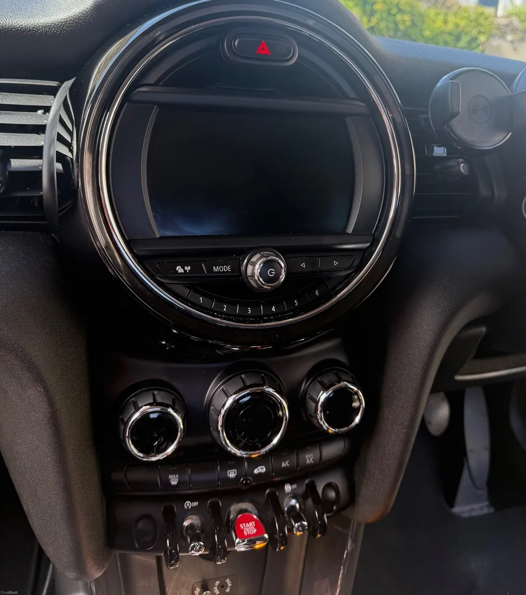 Mini Cooper 2018 - Image 2