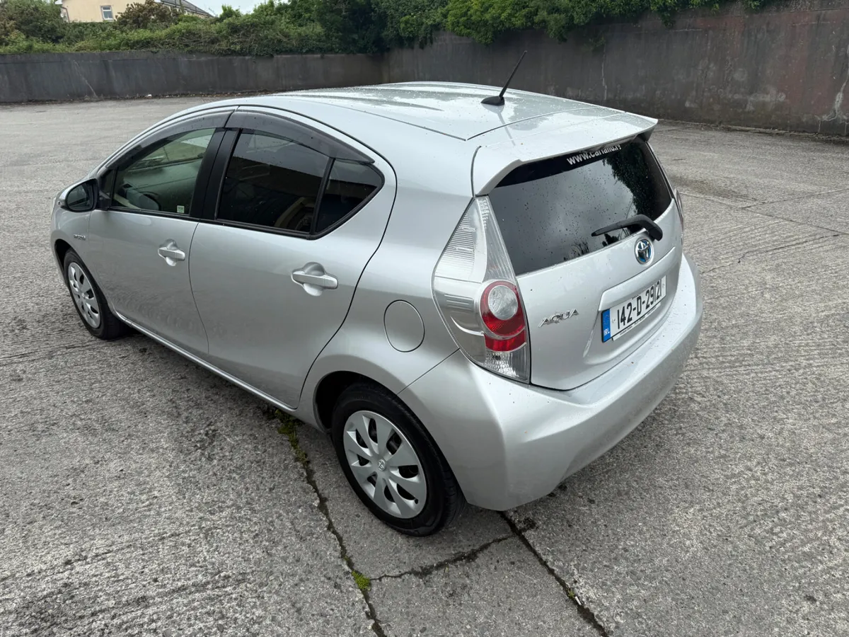 Toyota Aqua 2014 - Image 4
