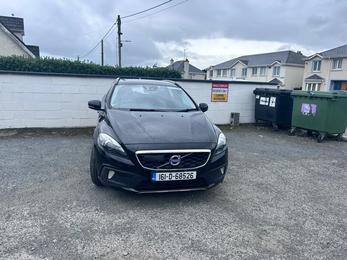 VOLVO V40 2.0 D4 CROSS COUNTRY DIESEL - Image 1