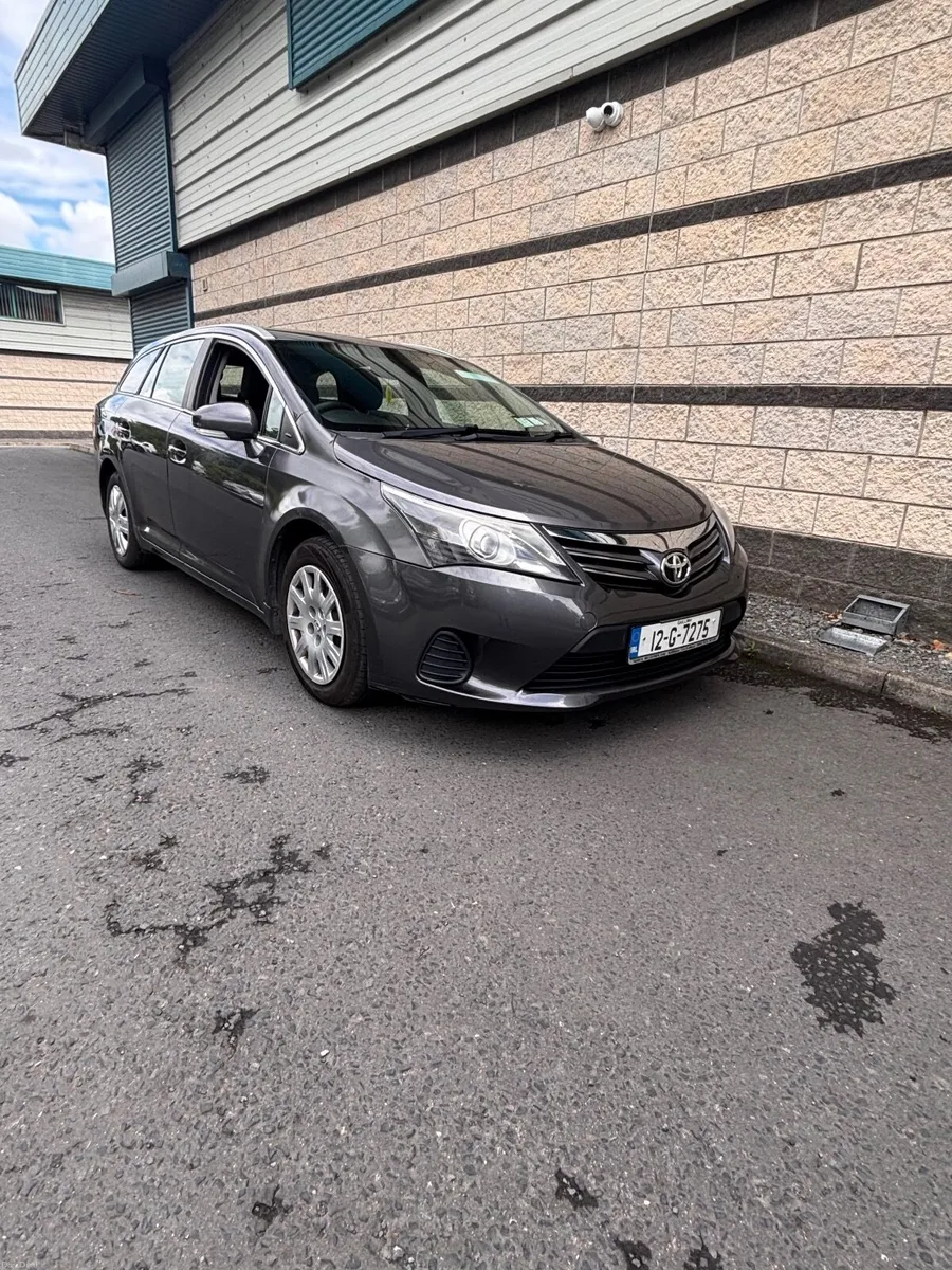 Toyota Avensis 2012 - Image 1