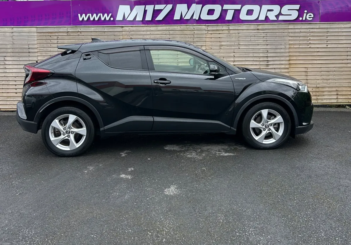 2018 Toyota C-HR, Auto Hybrid - Image 2