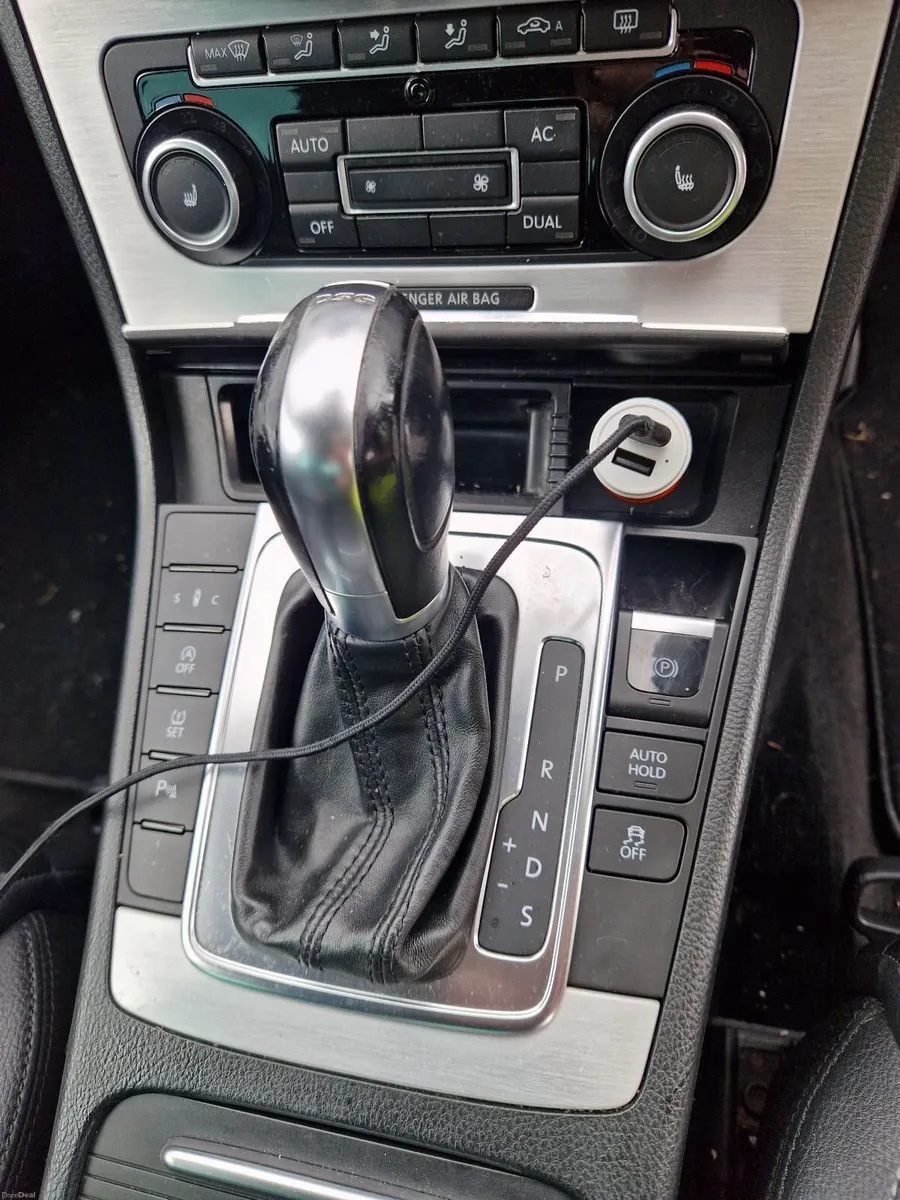 Volkswagen Passat CC Automatic 2011 - Image 2