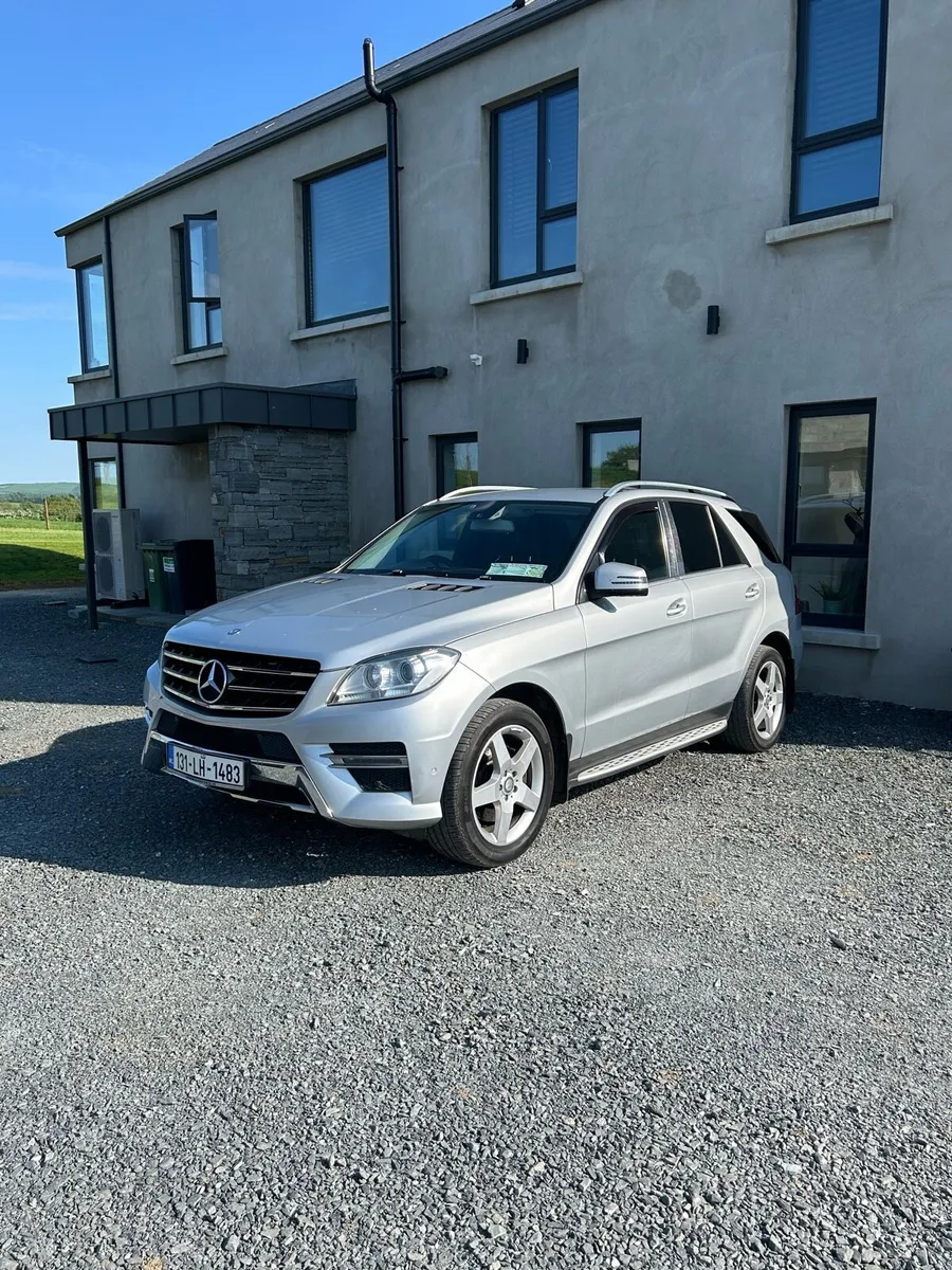 Mercedes ML350 - Image 2