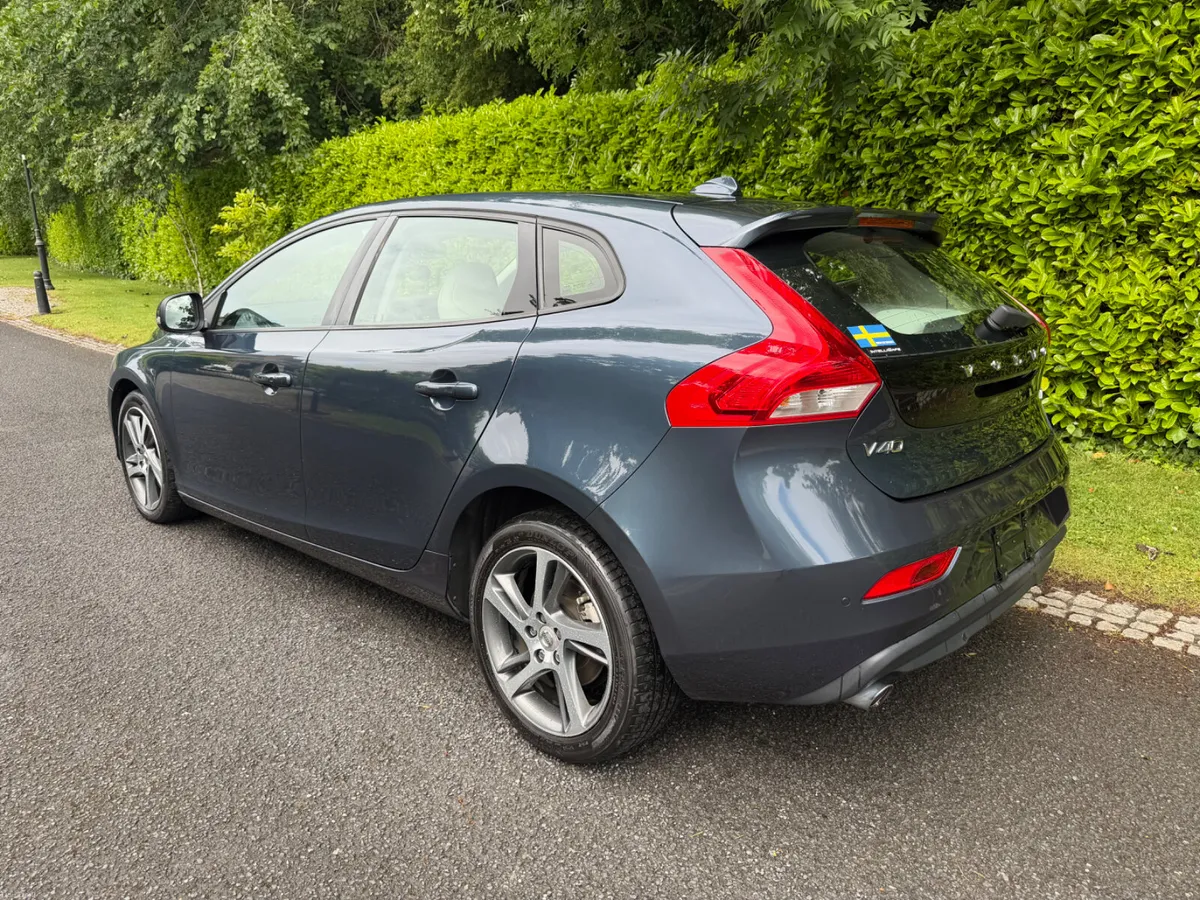 2018 Volvo V40 D4 Momentum – €12950 - Image 5
